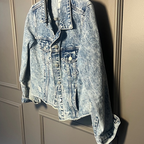 Acid Wash Denim Jacket - Picture 3 of 4